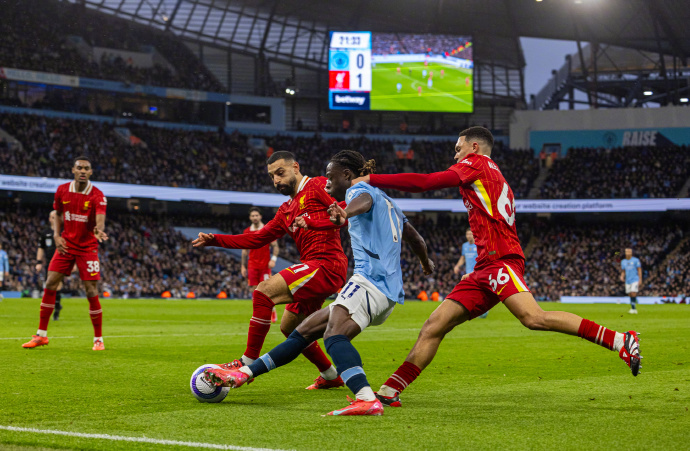 英超录像直播回放-利物浦客场2-0击败曼城，多赛一场以11分优势领跑积分榜